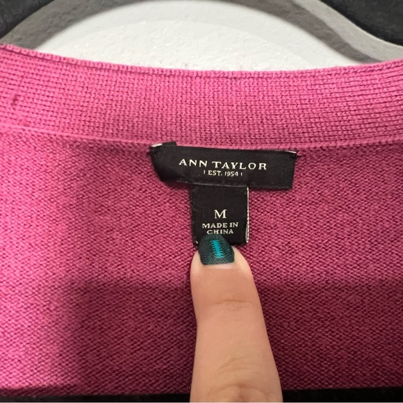 Ann Taylor Deep Pink Merino Wool  Cardigan Sweater Size Medium Flaw - Picture 4 of 10